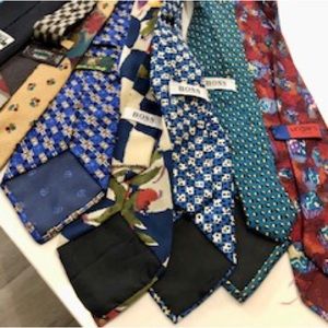 12 ties 4 Hugo Boss, 1 Louis Roth, urgano Paris, 1 canalli, 1 Memphis Milano,etc